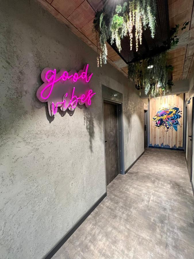 מילץ' Global Home - Aparthotel - No Contact Check In מראה חיצוני תמונה
