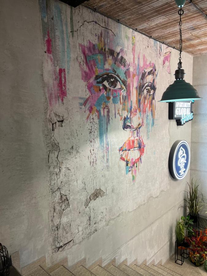 מילץ' Global Home - Aparthotel - No Contact Check In מראה חיצוני תמונה