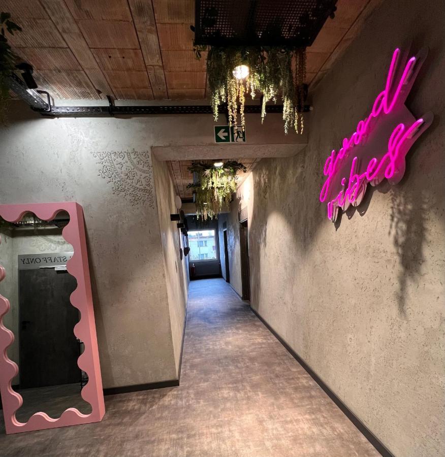 מילץ' Global Home - Aparthotel - No Contact Check In מראה חיצוני תמונה