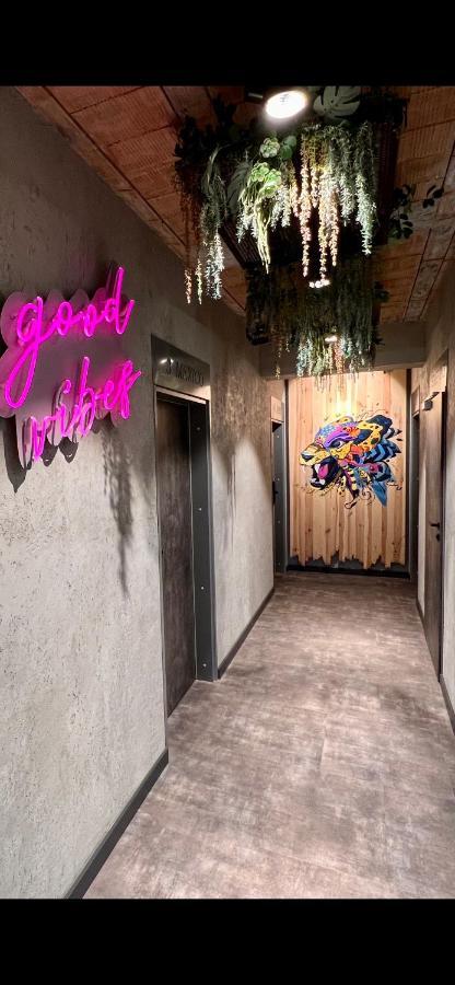 מילץ' Global Home - Aparthotel - No Contact Check In מראה חיצוני תמונה