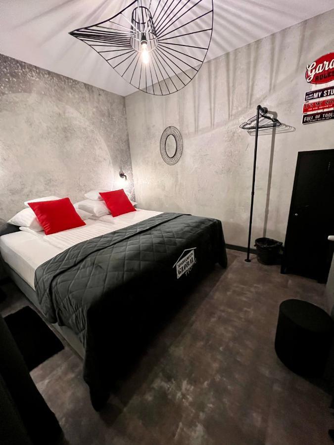 מילץ' Global Home - Aparthotel - No Contact Check In מראה חיצוני תמונה